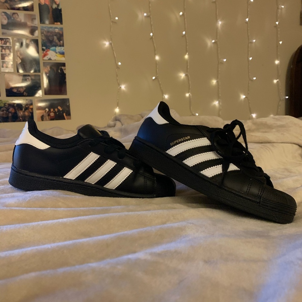 ❌SOLD❌ Kids Adidas superstars✨